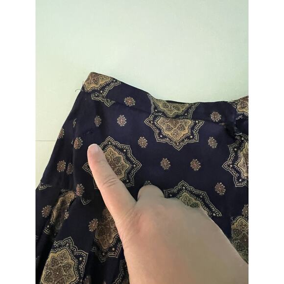 Liz Claiborne Navy Blue Pleated Thick Rayon Mandala Boho Print Midi Skirt XS 0 - Picture 4 of 7